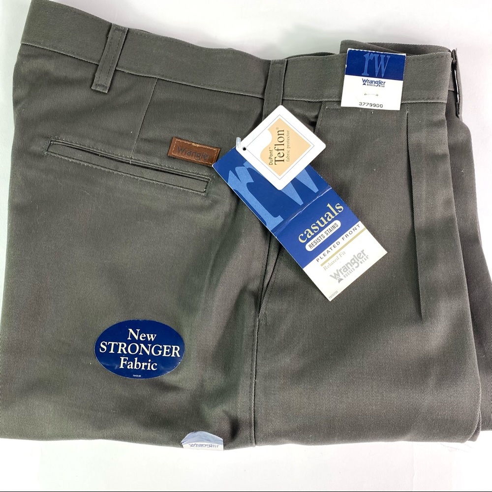 Wrangler Rugged Wear Khakis Pants, Olive Green